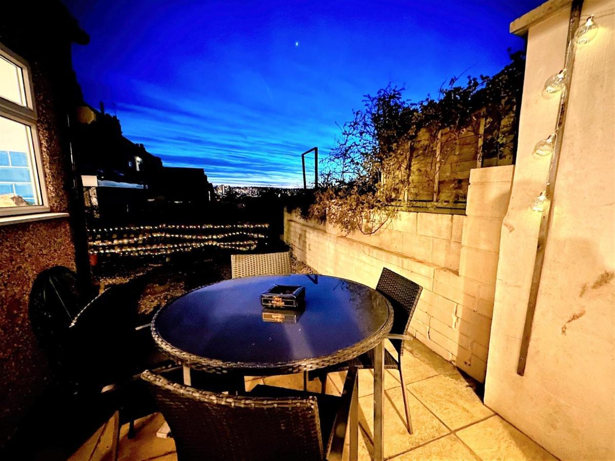 Contemporary Home In Friendly Easton, Free Parking Bristol Exterior photo